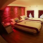Corner Hot Istanbul