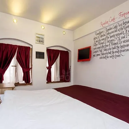 Corner Hot איסטמבול