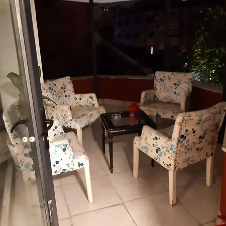 Corner Hot מלון 3*