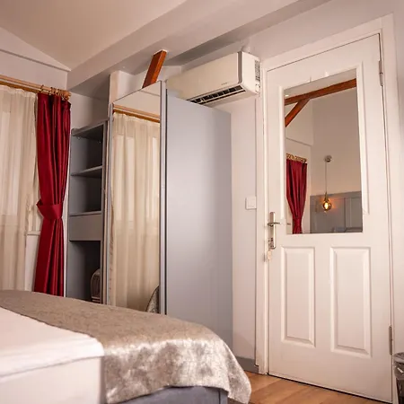 Corner Hot Hotel