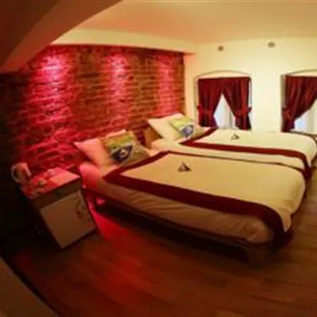 Corner Hot איסטמבול