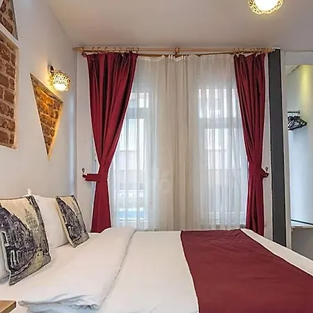 Corner Hot Hotel 3*