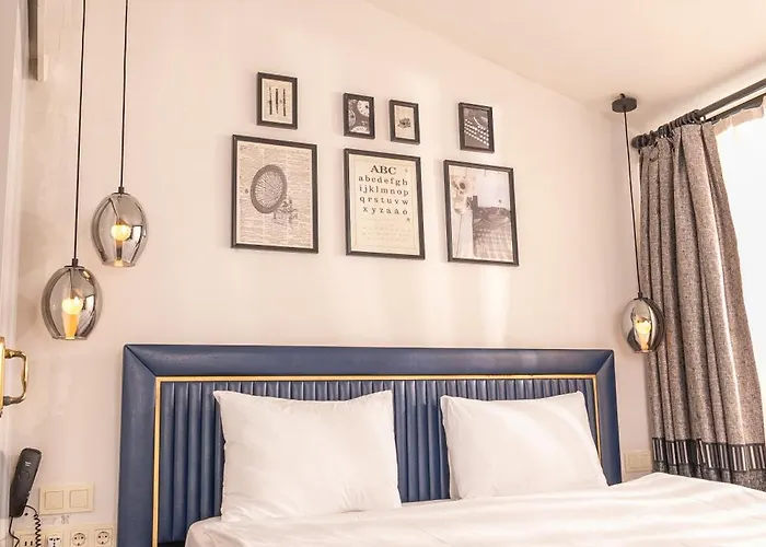 كورنر هوت 3*