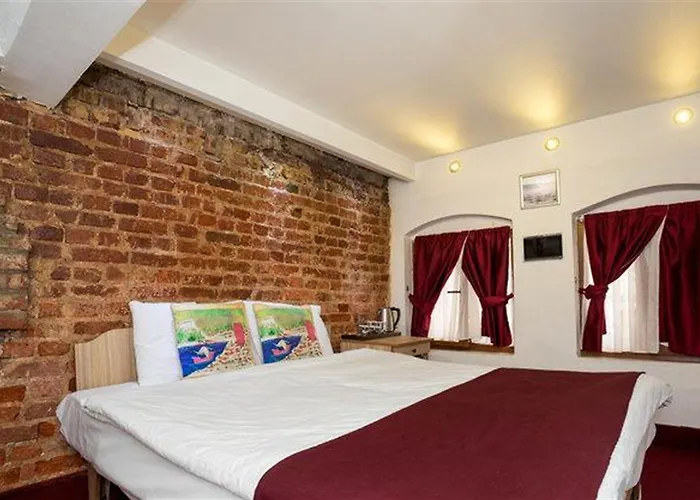 كورنر هوت فندق 3*