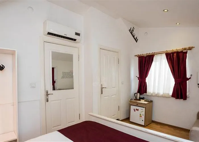 Corner Hot Отель 3*