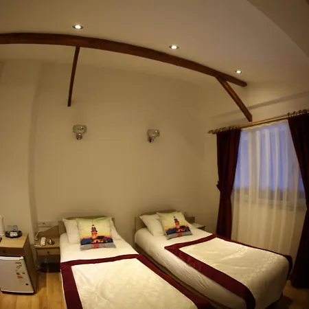 Corner Hot فندق